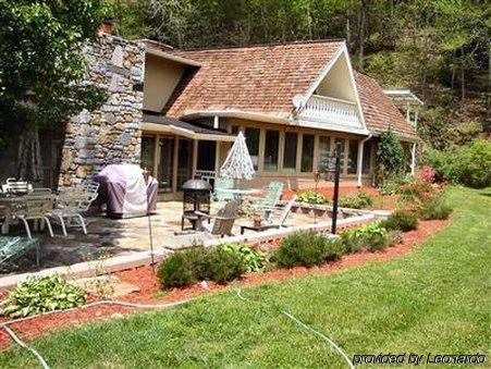 Rock Laurel Bed And Breakfast Candler Exterior foto